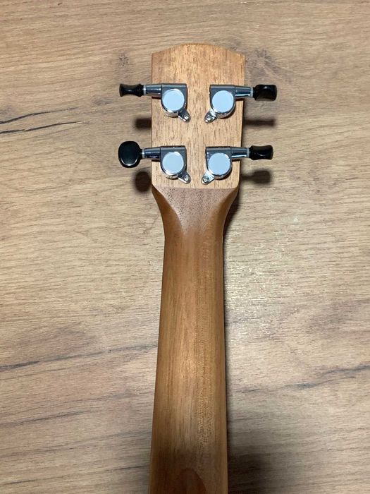 Ukulele Alvarez model RU22S + stroik Ibanez PU3