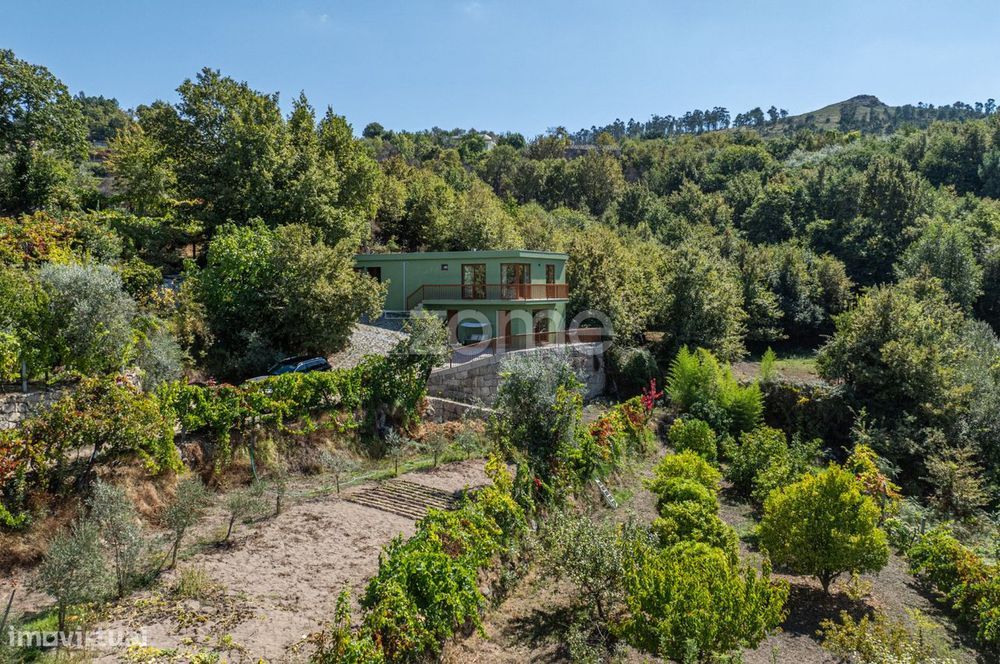 Moradia seminova T3 | Tranquilidade e Natureza | Douro – Cinfães