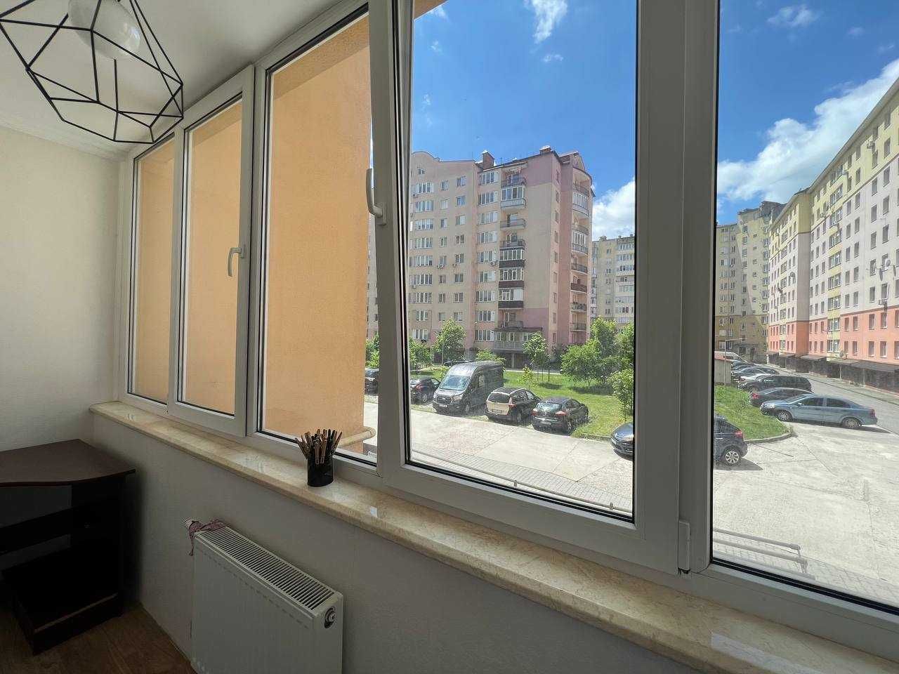 Простора 2к квартира з ремонтом по вул. Хіміків