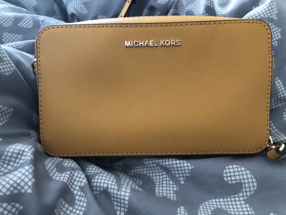 Musztardowa torebka Michael Kors