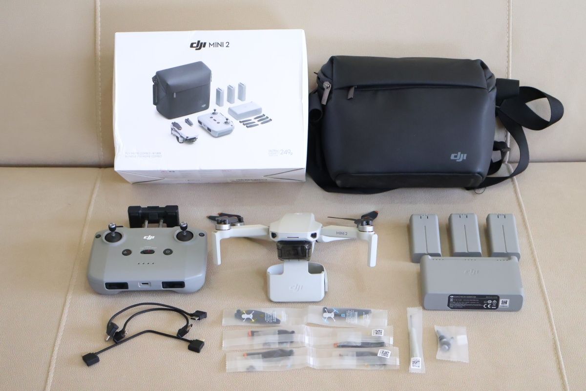 Drone DJI Mini 2 Fly More Combo