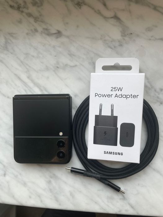 Samsung Galaxy Z Flip3