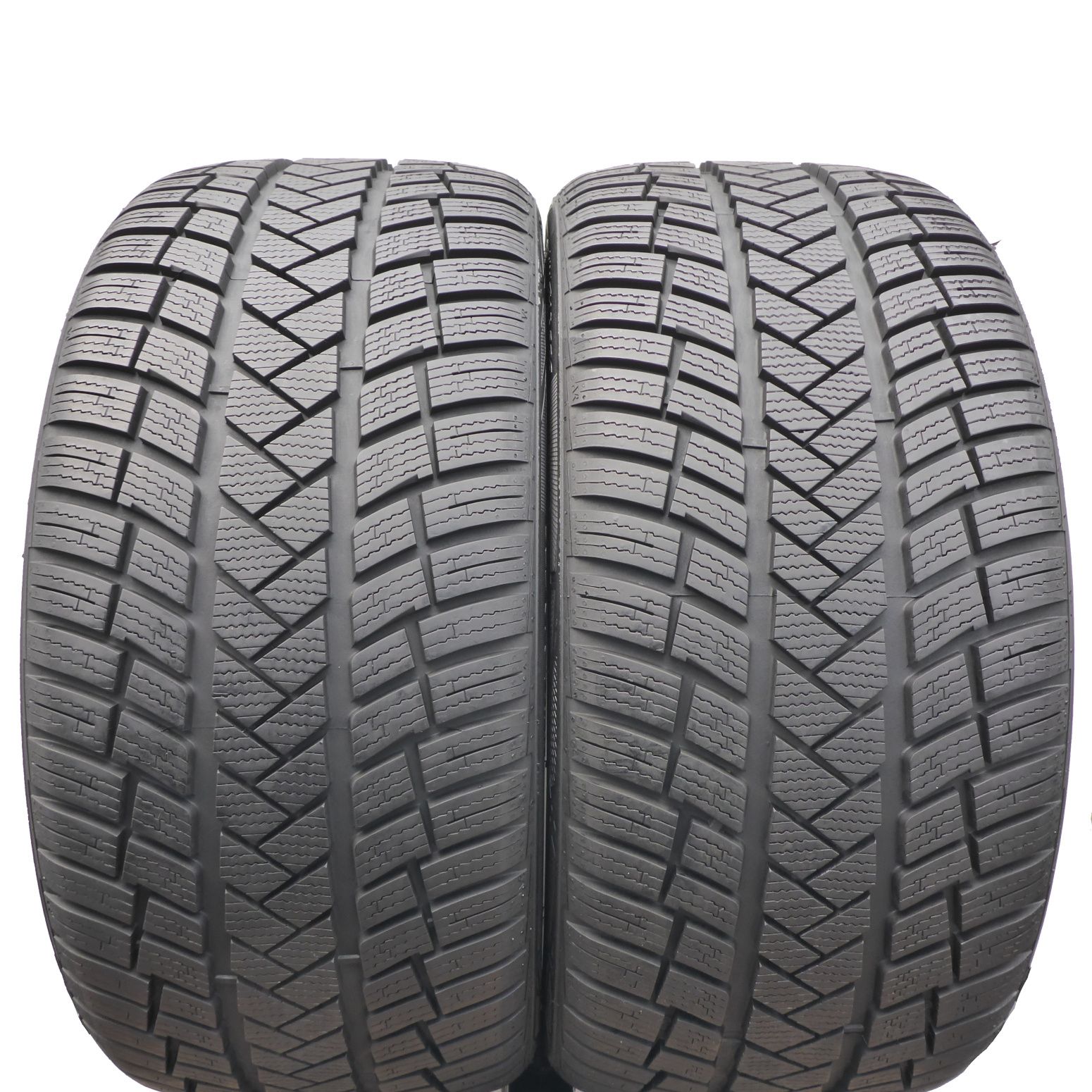 245/40/18 Vredestein 245/40R18 97W XL Wintrac Pro Zima 2022 7-8mm