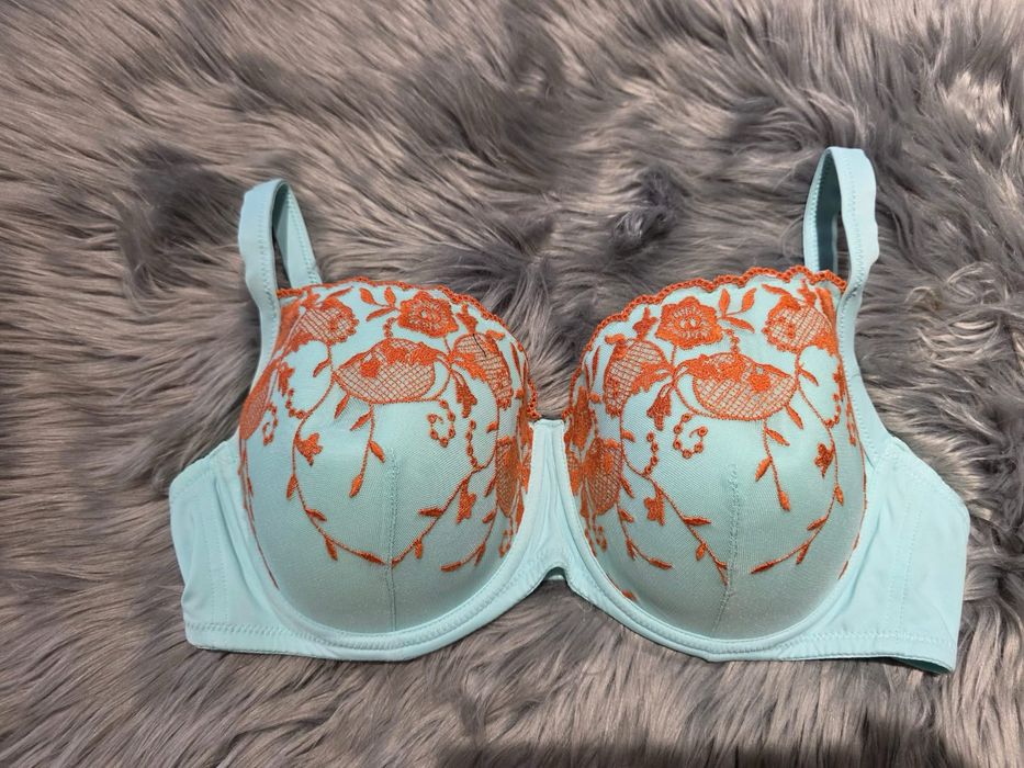 Piekny nowy biustonosz r 90c