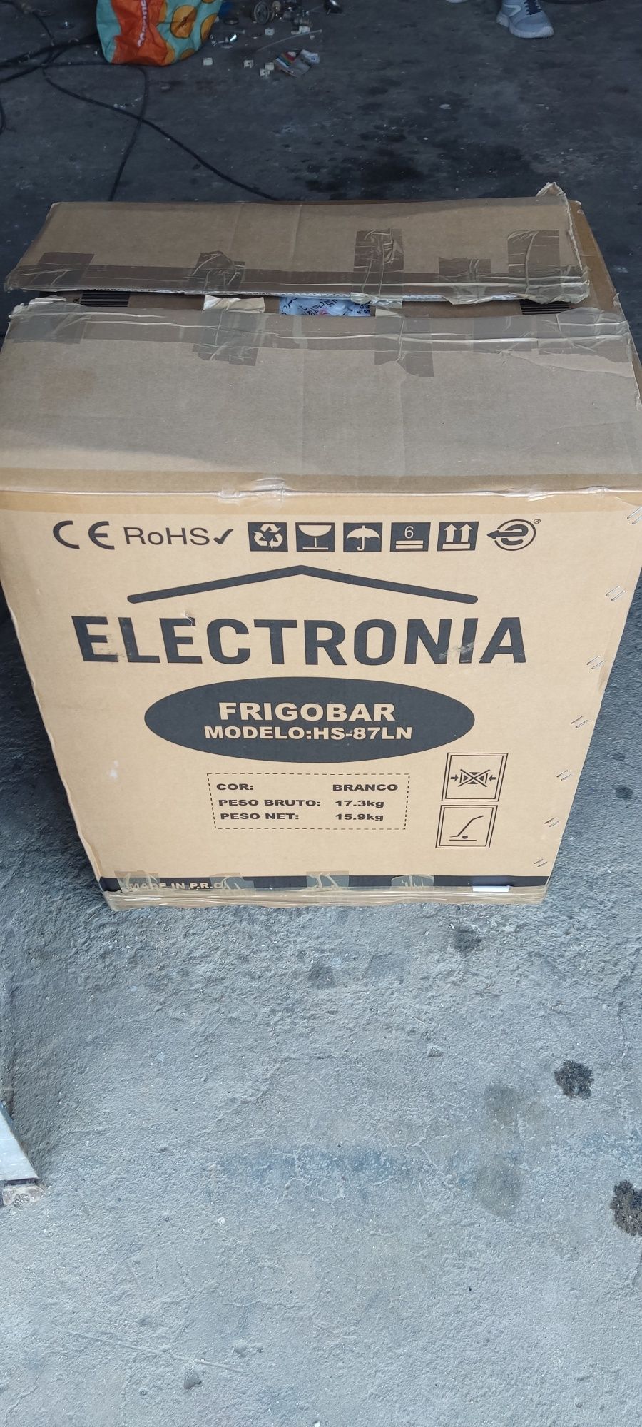 FrigoBar / Frigorífico 65L