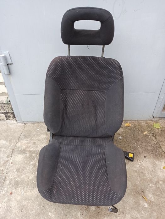 Сидіння  з легкового авто