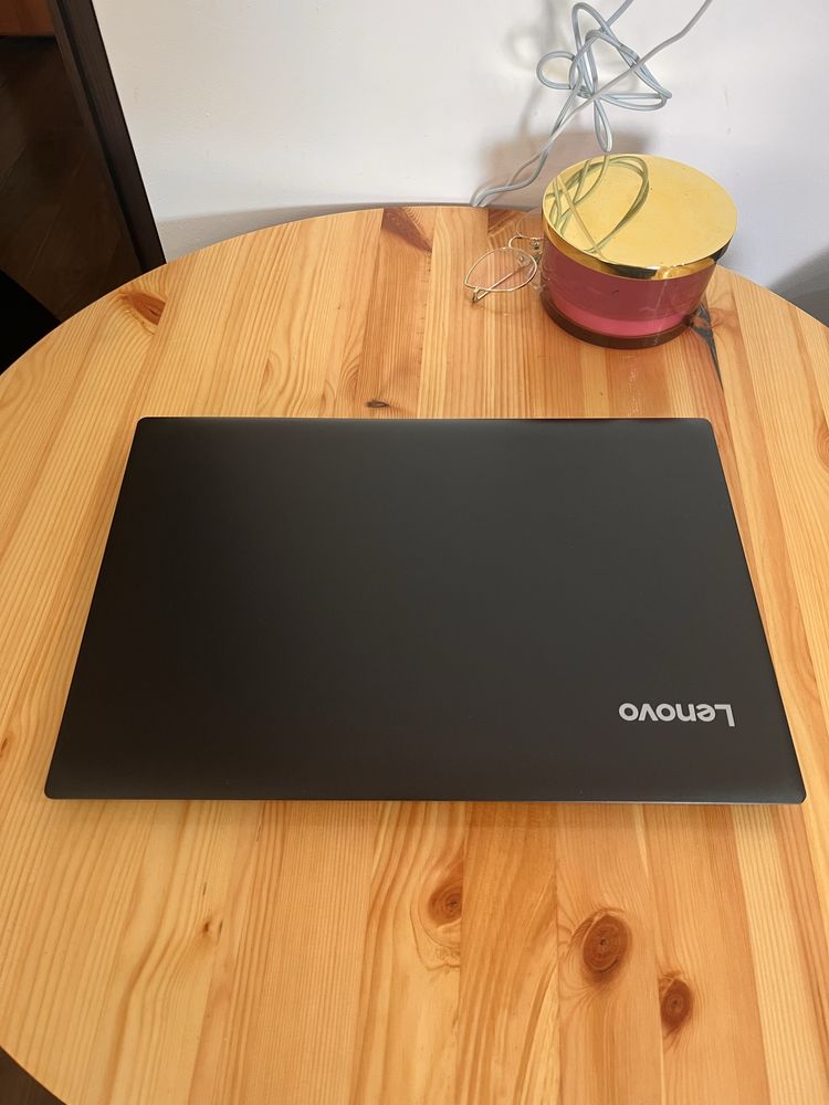 Lenovo Ideapad 256 GB Ryzen 5 Vega