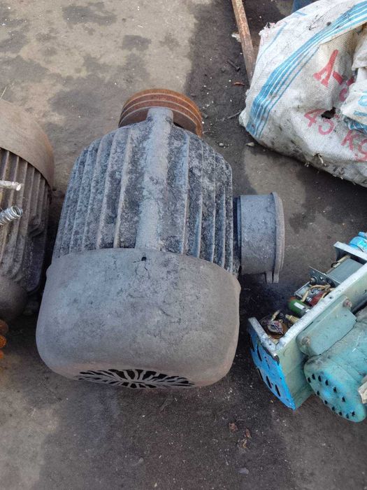 Электродвигатель 3,5 кВт в рабочем состоянии