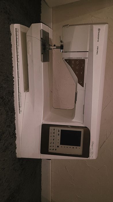 Husqvarna Viking Designer Topaz 25 - maszyno-hafciarka