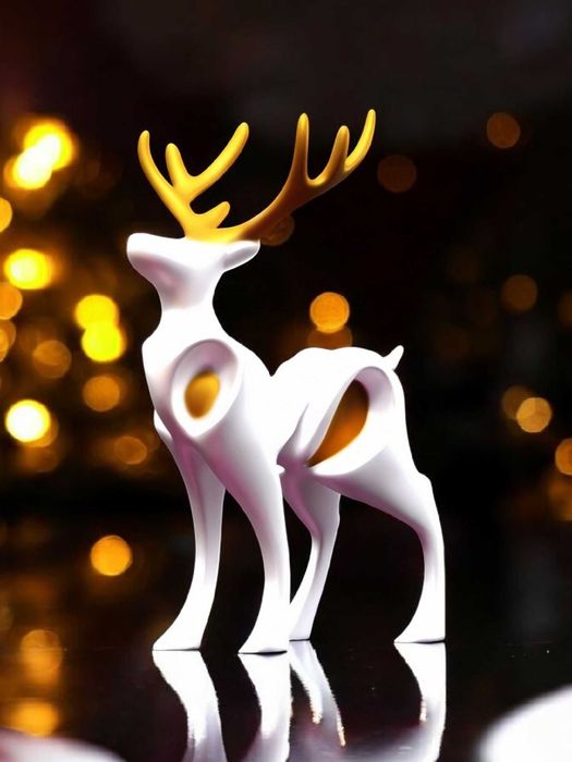 Luksus i Elegancja! Kolekcja Figur Reniferów "Golden Spirit" Dekoracja