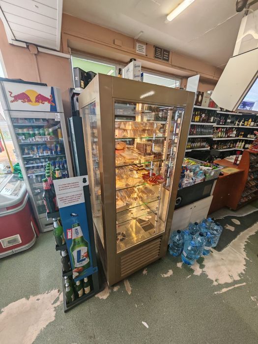 Lada szafa witryna chłodnicza ciasto ciastka