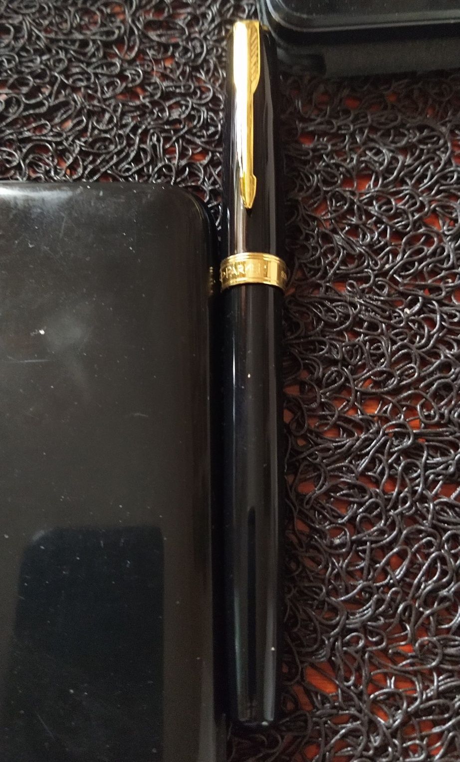 Чернильная ручка Паркер Sonnet Lacquer Black GT