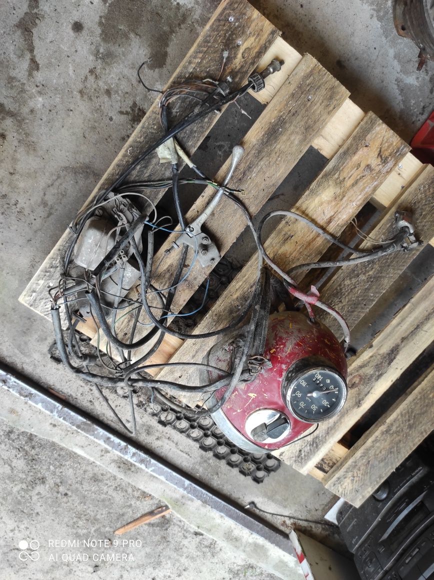 Kpl lampa przód MZ 250ts licznik instalacja klamka regulator 9.382