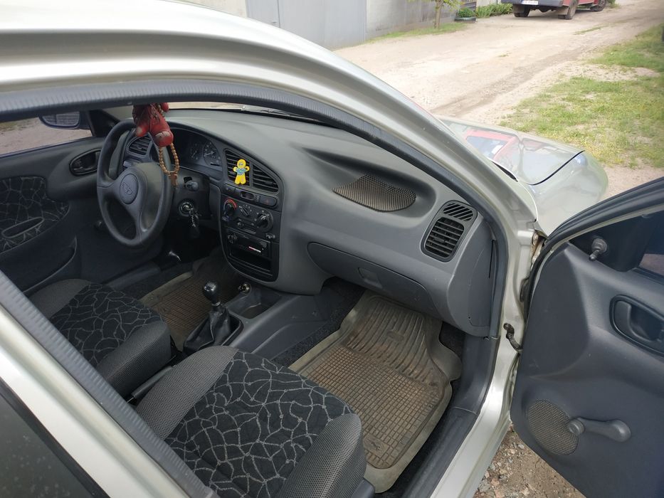 Автомобіль Деу Ланос