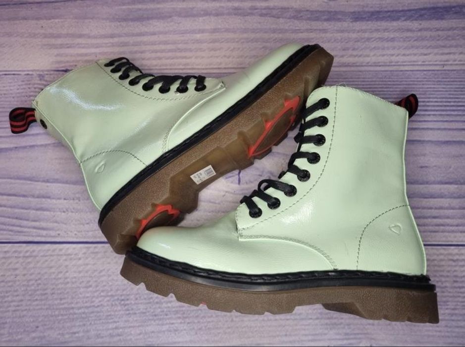 Жіночі ботінки Heavenly 42 розмір
Justina Mint