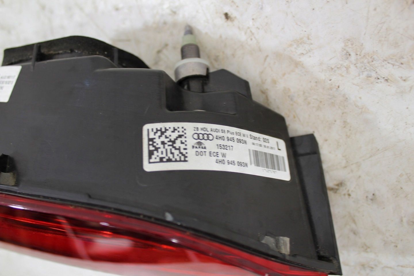 Audi A8 D4 lift Matrix lampa lewa tył klapa