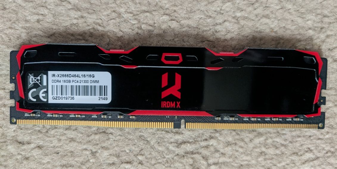 Оперативная память GoodRam IRDM X DDR4 16Гб.