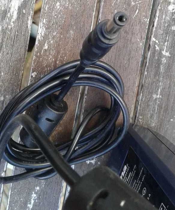 Alimentador Hamas 12 - 22 Volt + 5 Volt USB