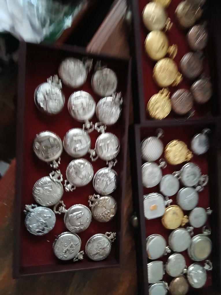 Coleção 50 relógios de bolso por   380 €