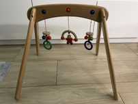 Drewniany stojak Baby gym uzywany