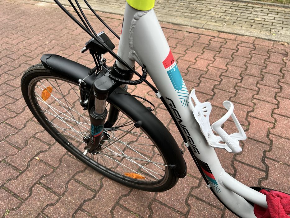 Rower trekkingowy Genesis Touring 2.3 28 cali z alarmem