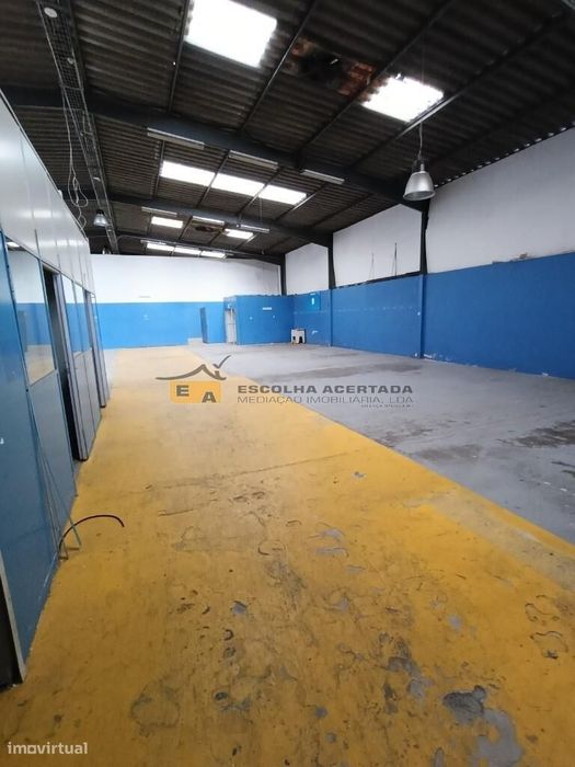 Armazém industrial em S. Mamede