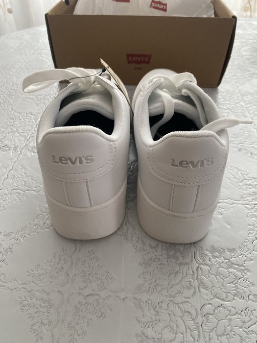 Взуття, кросівки, LEVI’S 39 розмір