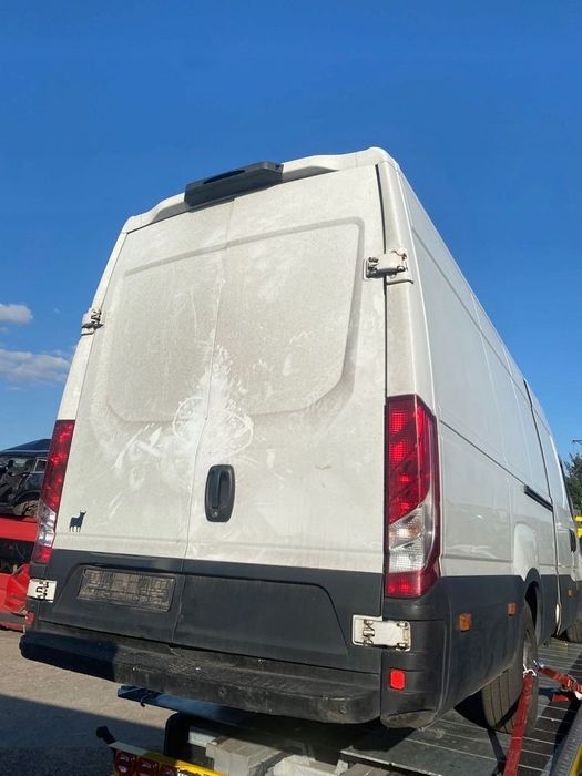 Iveco Daily 35 14- tył z dachem