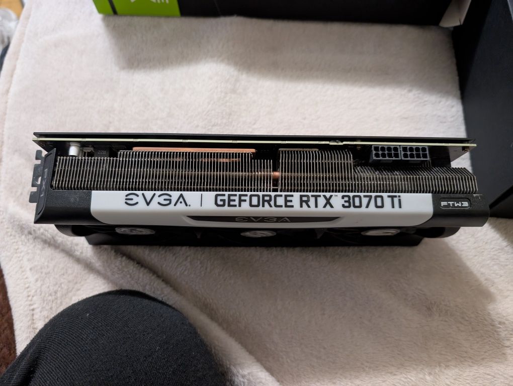 Troco/Vendo GeForce RTX 3070TI EVGA FTW3 Ultra 8gb com caixa!