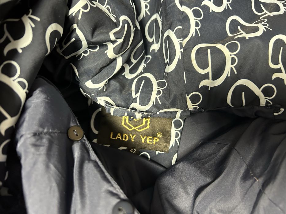 Деміснзонна жіноча куртка 42-44