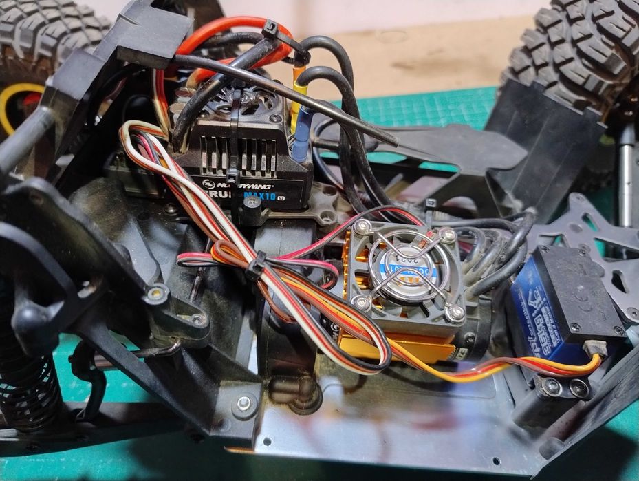 Losi Rock Rey 1/10 model RC offroad Hobbywing MAX10G2 4000kv