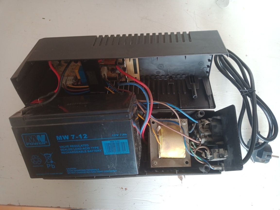 Zasilacz awarijny TECNOWARE UPS ERA PLUS 900