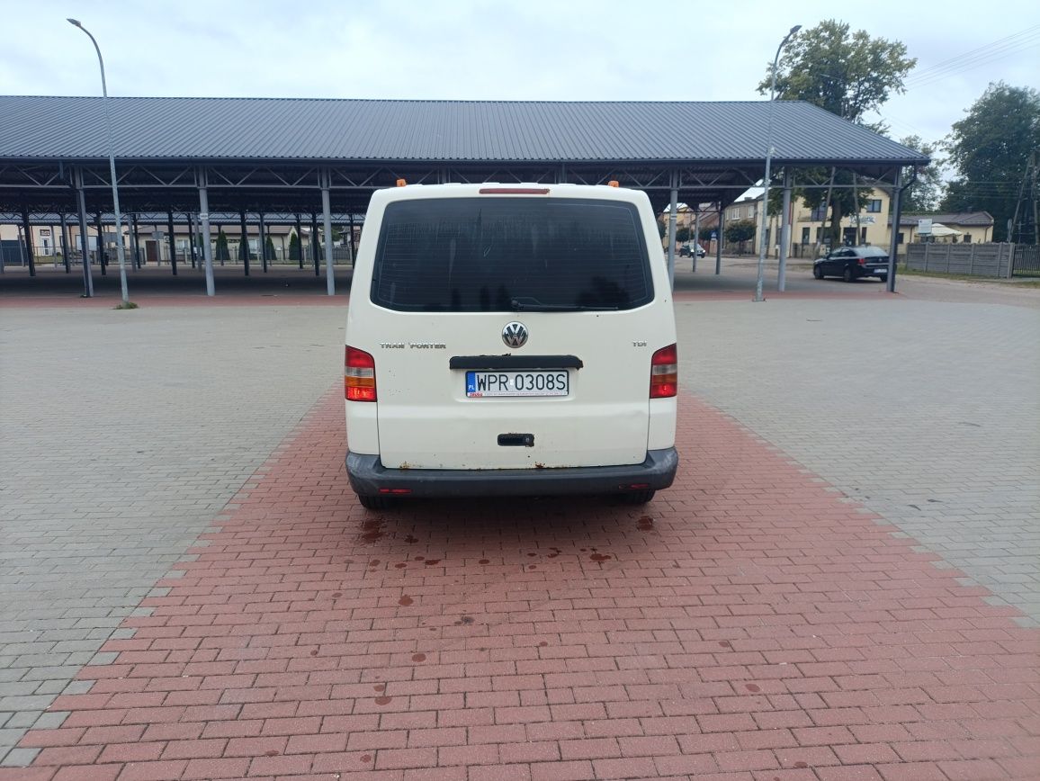 VW Transporter T5 9 osobowy 1.9 TDI