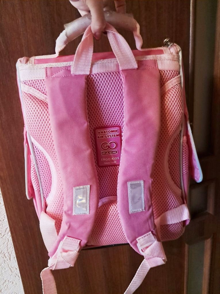 Рюкзак шкільний дитячий GoPack ортопедичний каркасний  початкові класи