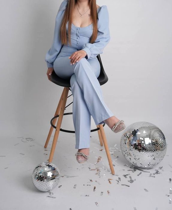 Стильний жіночий костюм