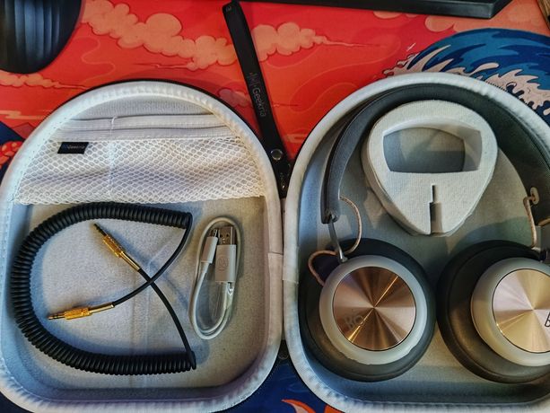 Słuchawki Bang & Olufsen Beoplay H4 z pokrowcem Geekria