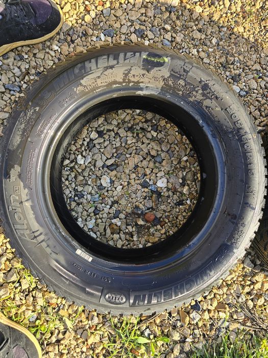 PNEUS  NOVOS  205/60/R16 usados uma viagem