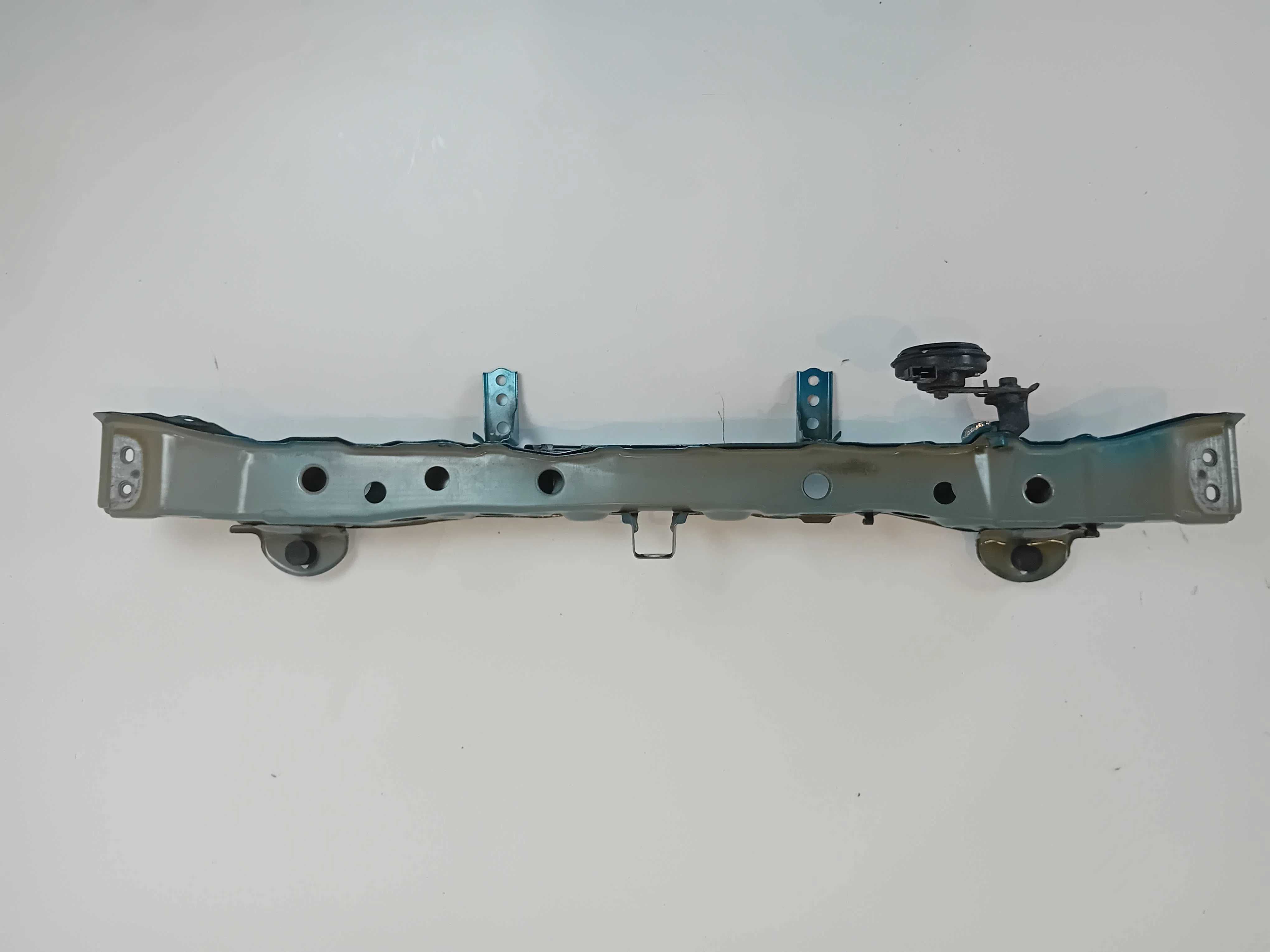 Pas Przedni Toyota Yaris III 11/14r Hybryda