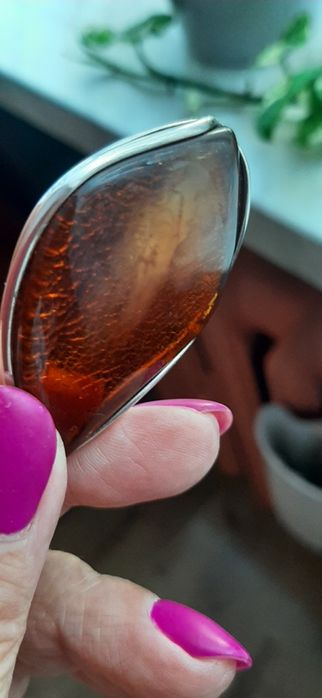 Wisior  bursztyn  w srebrze