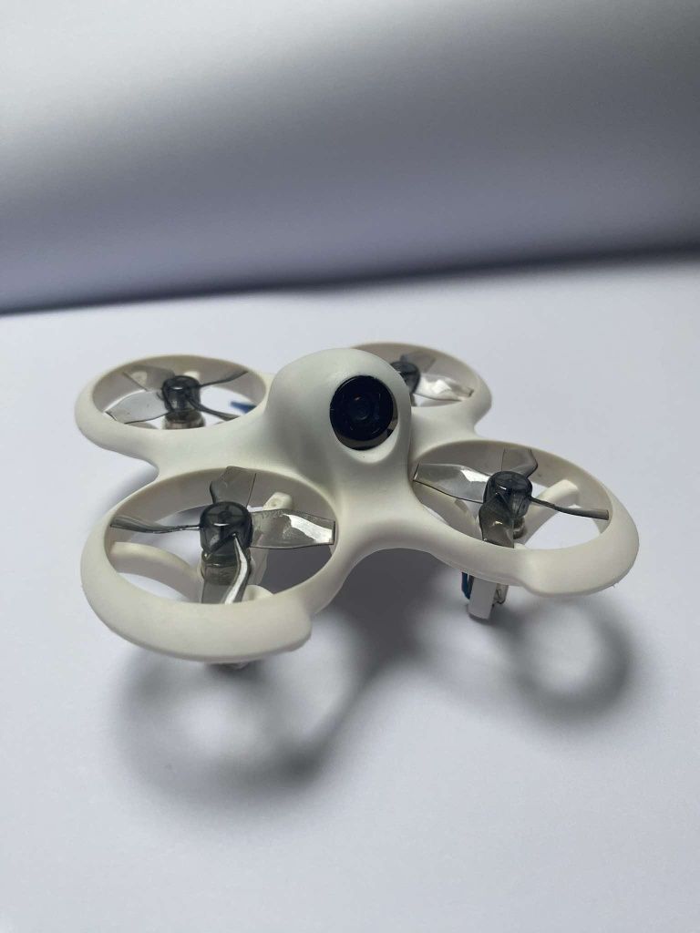 Dron BETAFPV Cetus
