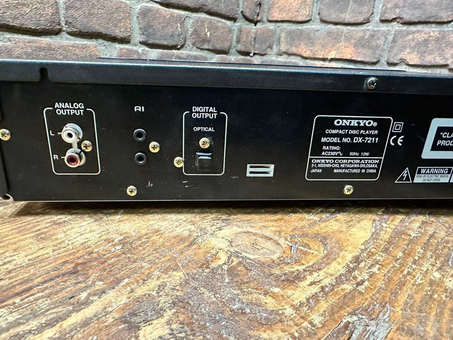 Odtwarzacz CD Onkyo DX-7211