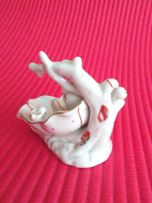 Porcelanowa figurka na chrzciny niemowlę