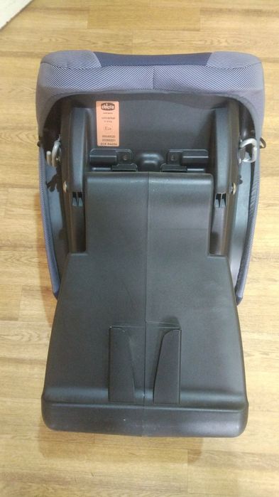 Автокресло Chicco Artsana universal 0-18 kg