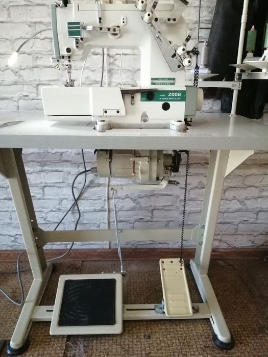 Двухигольная машина цепного стежка (зиг-заг, кроше) Сируба Z008-248Q