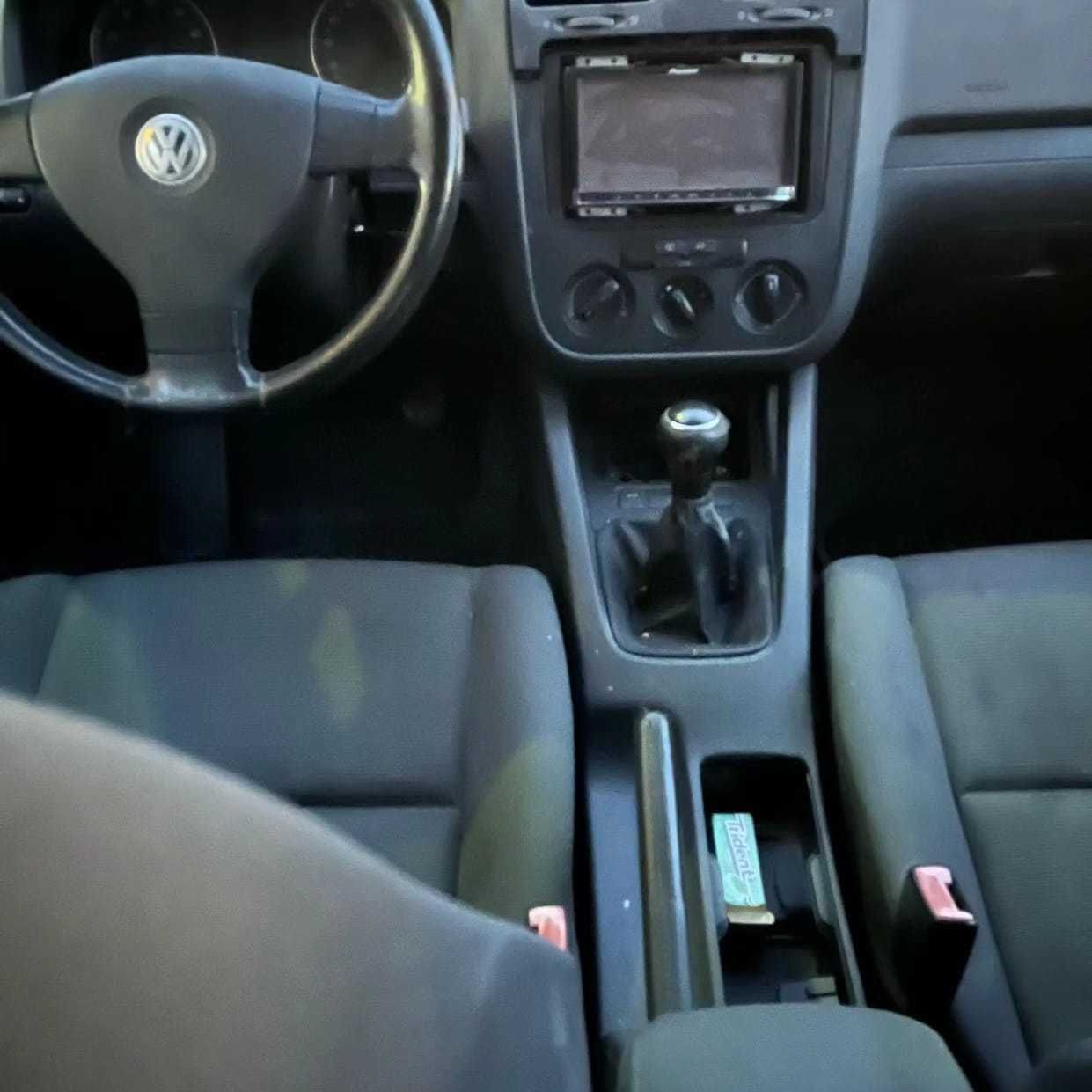 PARA PCÇAS VW Golf V 1.4FSi de 2004 com boa mecânica