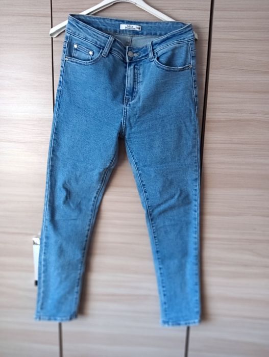 Jeansy damskie- rozmiar 38 - nowe