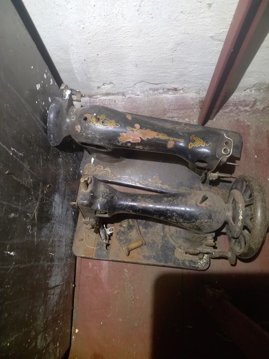 Швейна машинка singer