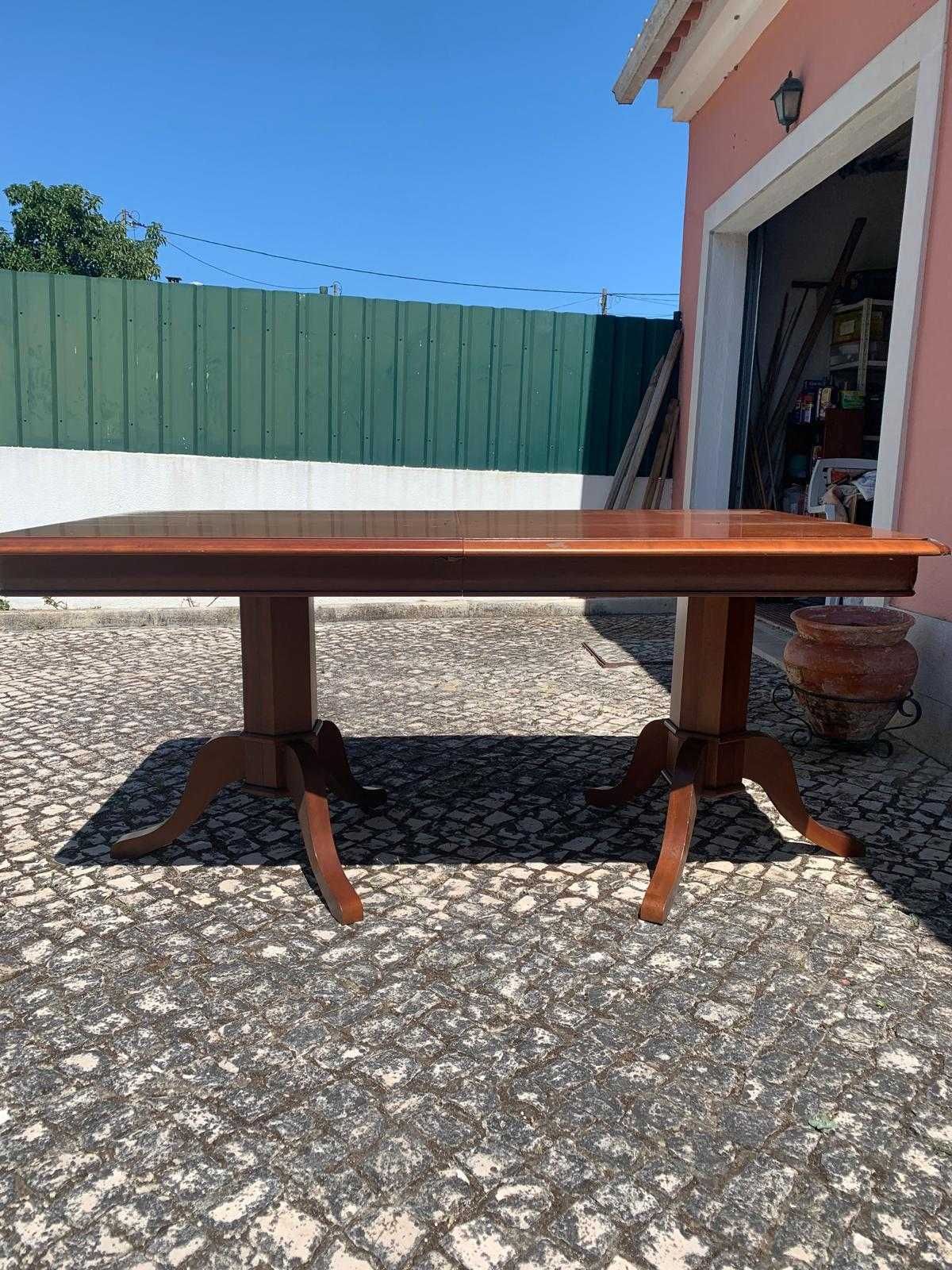 Mesa em cerejeira com 6 cadeiras de palhinha