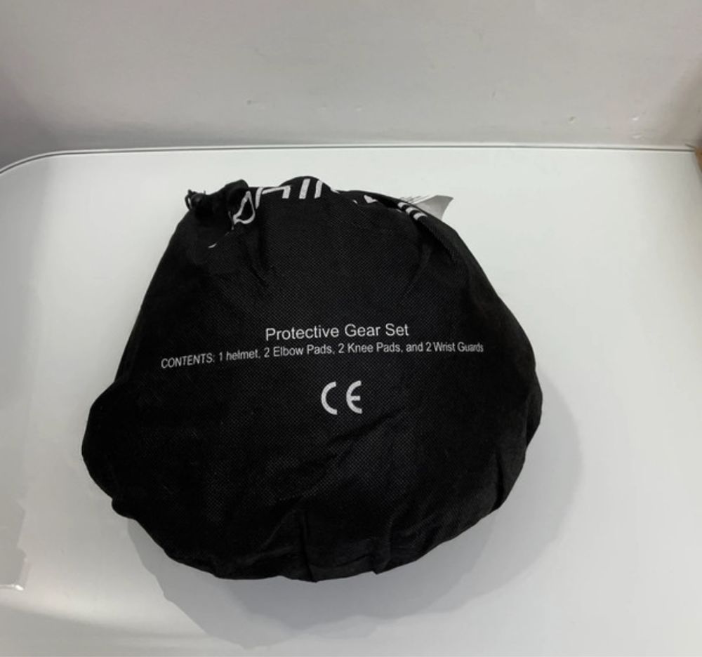 Korimefa kask i zestaw ochraniaczy 48-54 cm