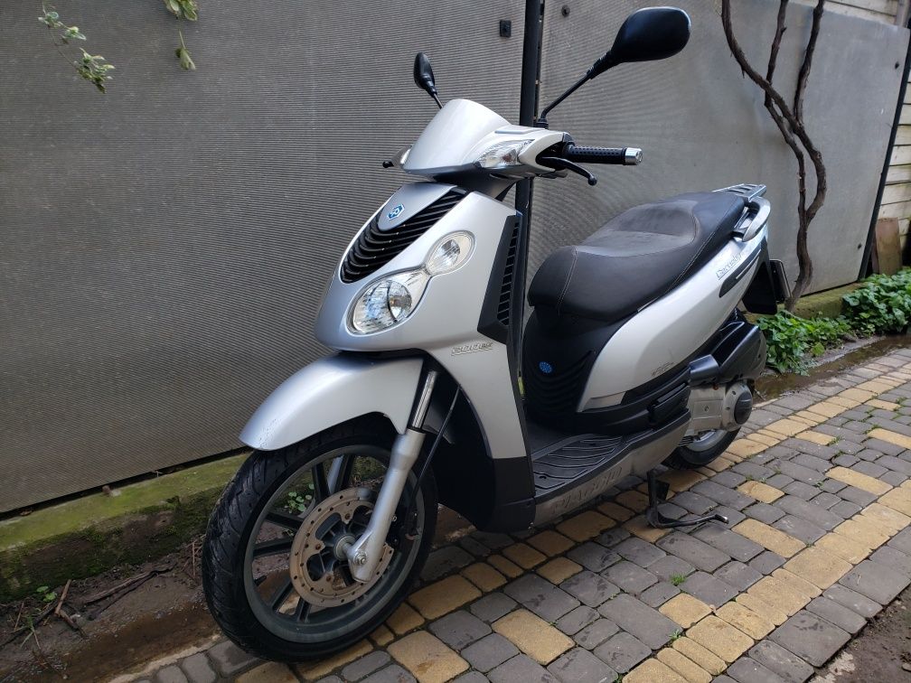 Скутер Piaggio Carnaby 200